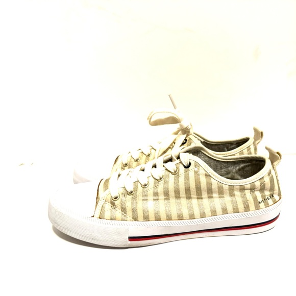 Tommy Hilfiger - Picture 14 of 14